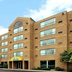 days-inn-lundys-lane.niagara-fallshotels.com/