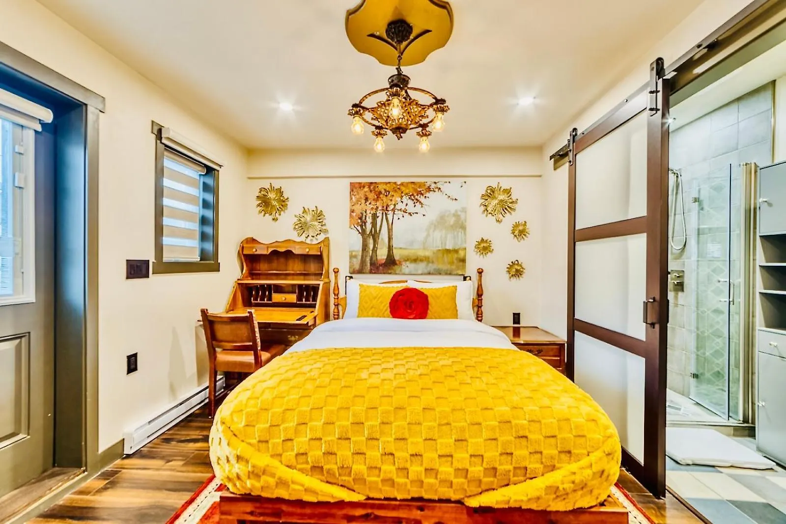 بيت ضيافة Neocolonial Nouveau Kensington Vacation Home فانكوفر