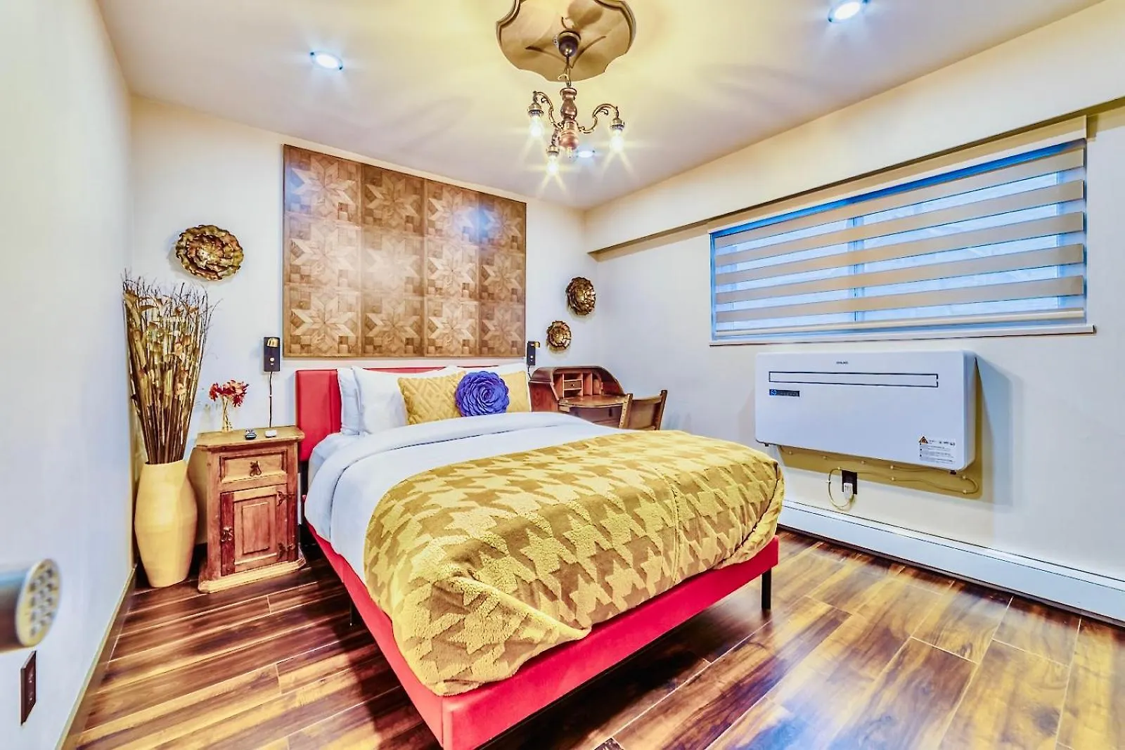 Neocolonial Nouveau Kensington Vacation Home فانكوفر 0*,  كندا