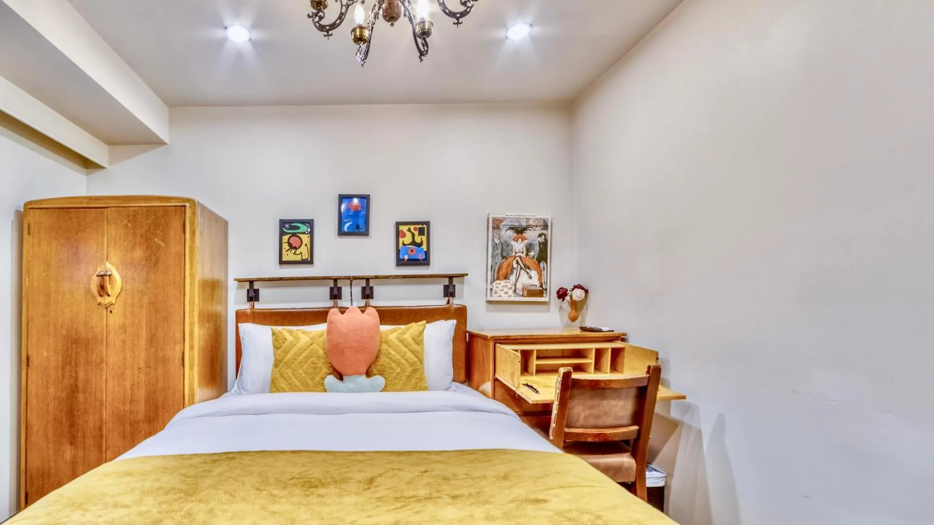 بيت ضيافة Neocolonial Nouveau Kensington Vacation Home فانكوفر