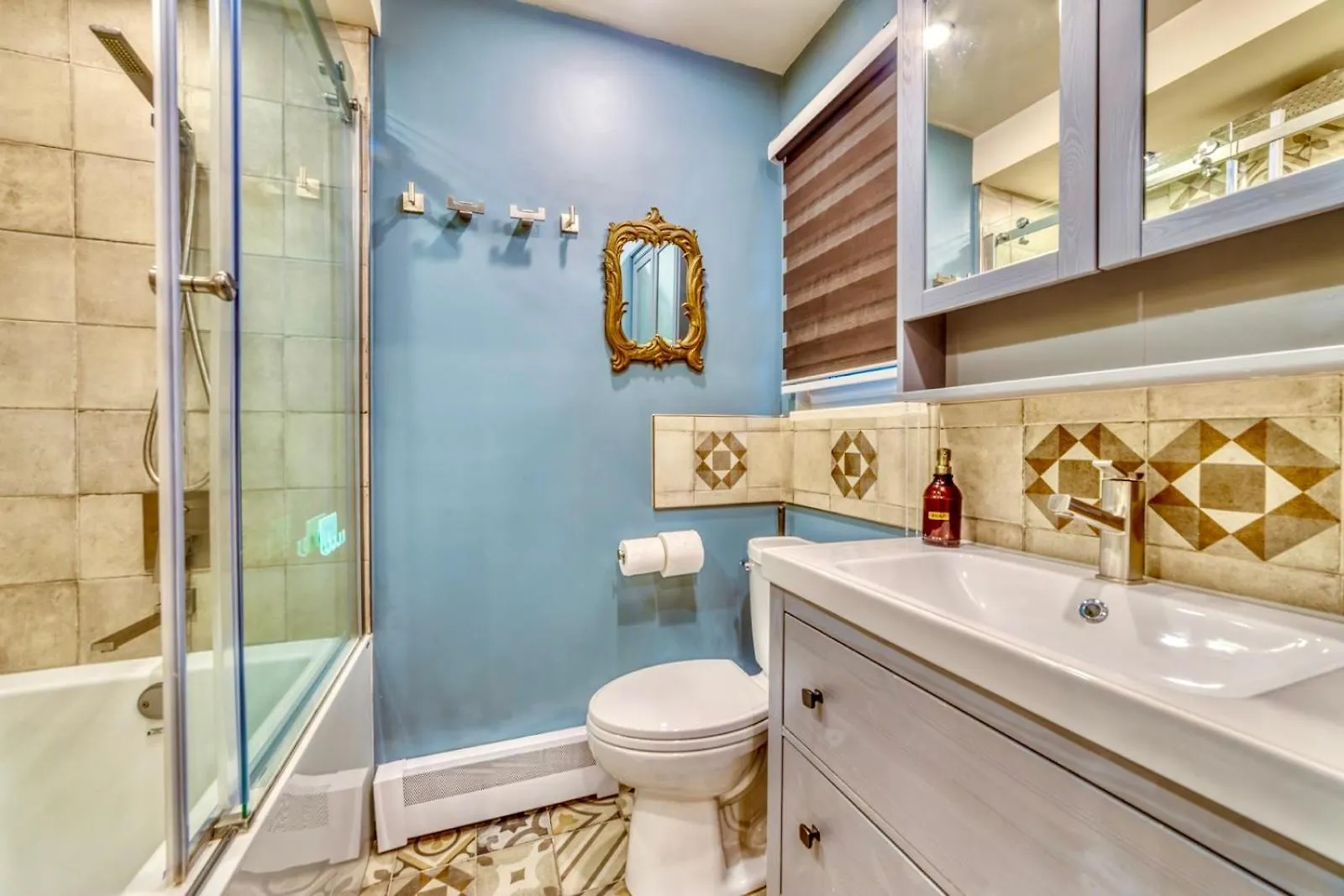 Neocolonial Nouveau Kensington Vacation Home فانكوفر 0*,  كندا